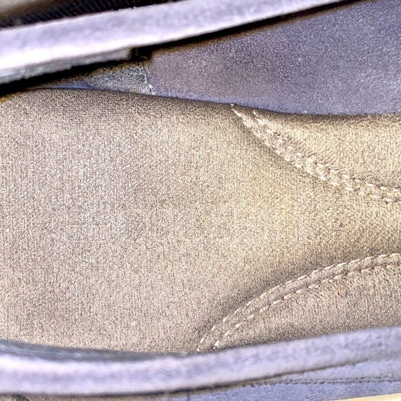 Aerosoles gray/ blue 💯 suede flat/ loafers with stones. Padded insole. Size 8. - Picture 9 of 9